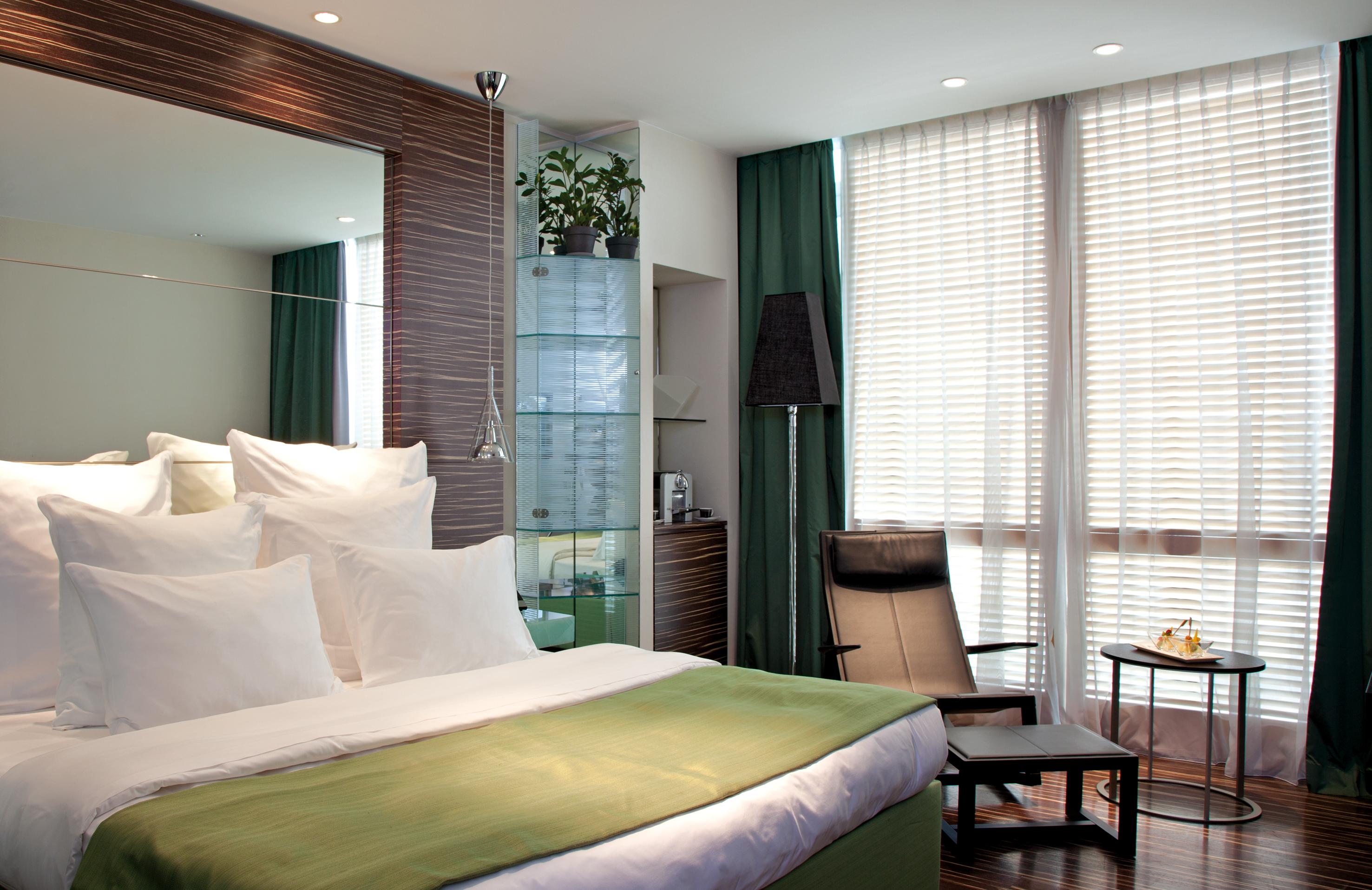 Romeo Napoli Hotel Room photo